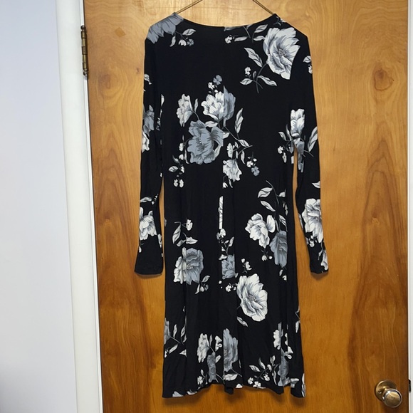Old Navy Floral Black and Gray Dress - Picture 2 of 3